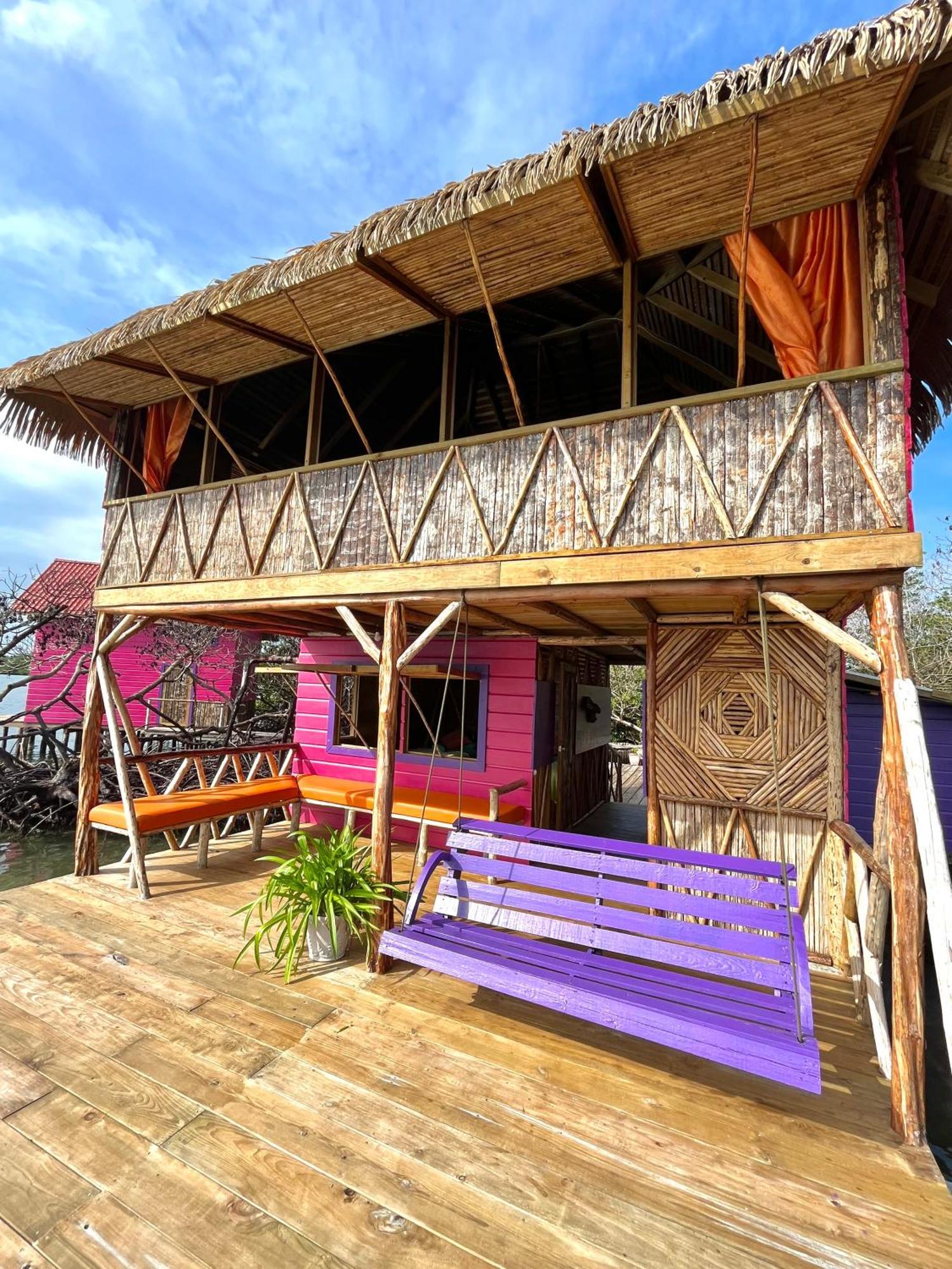 Urraca Monkey Island Eco Resort (Adults Only) Punta Laurel Exterior photo